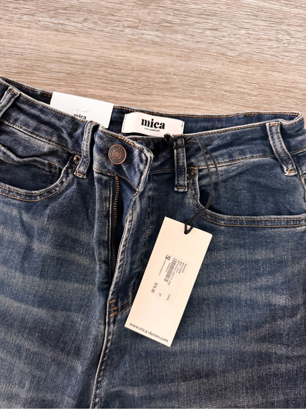 High-Rise Wide Leg Jeans in Dark Blue Wash - Picture 3 of 3